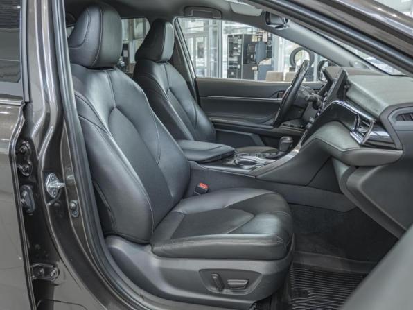 Toyota Camry VIII (XV70) Рестайлинг с пробегом 2021 года, цена 2 430 000 рублей, 114279 км, седан, Автокод Объявления