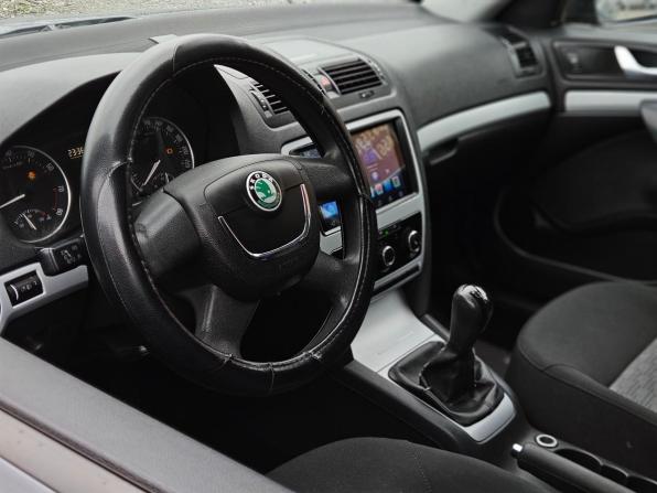 Skoda Octavia II (A5) Рестайлинг с пробегом 2009 года, цена 634 000 рублей, 266500 км, лифтбек, Автокод Объявления