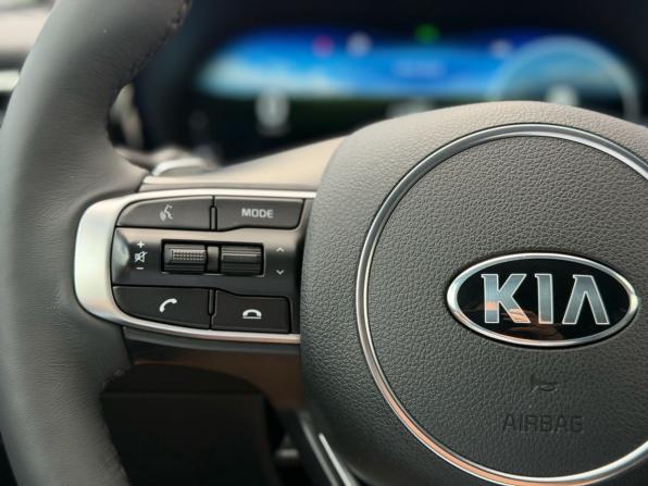 Kia K5 III с пробегом 2021 года, цена 2 970 000 рублей, 90909 км, седан, Автокод Объявления