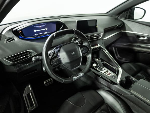 Peugeot 3008 II с пробегом 2017 года, цена 2 195 000 рублей, 9411 км, внедорожник, Автокод Объявления