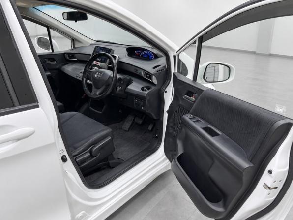 Honda Freed I Рестайлинг с пробегом 2014 года, цена 1 099 000 рублей, 136000 км, компактвэн, Автокод Объявления