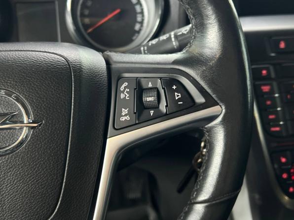 Opel Astra J с пробегом 2012 года, цена 985 000 рублей, 132100 км, универсал, Автокод Объявления