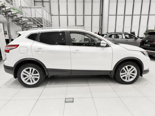 Nissan Qashqai II с пробегом 2017 года, цена 1 630 000 рублей, 140810 км, внедорожник, Автокод Объявления