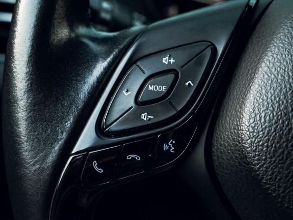 Toyota C-HR I Рестайлинг с пробегом 2019 года, цена 2 659 000 рублей, 79253 км, внедорожник, Автокод Объявления