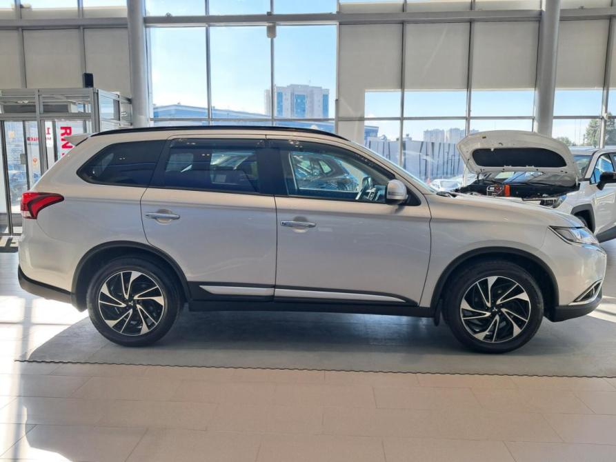 Mitsubishi Outlander III Рестайлинг 3 Казань  - изображение 5
