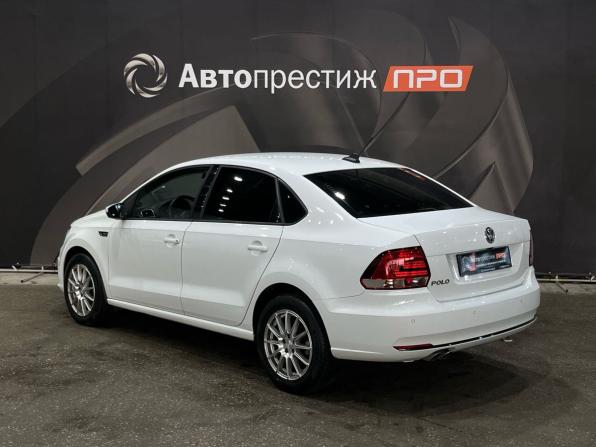 Volkswagen Polo V Рестайлинг с пробегом 2018 года, цена 1 170 000 рублей, 131092 км, седан, Автокод Объявления