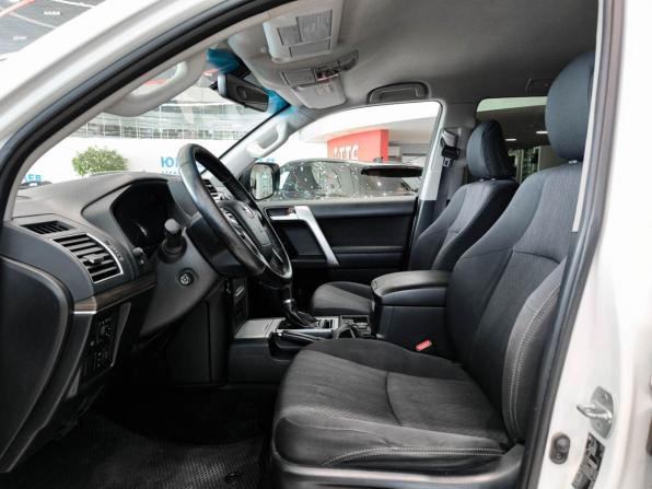 Toyota Land Cruiser Prado 150 Series Рестайлинг 2 с пробегом 2018 года, цена 4 249 000 рублей, 260627 км, внедорожник, Автокод Объявления