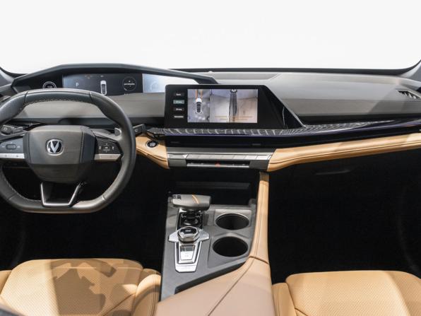 Changan UNI-V I с пробегом 2022 года, цена 2 049 658 рублей, 71683 км, лифтбек, Автокод Объявления