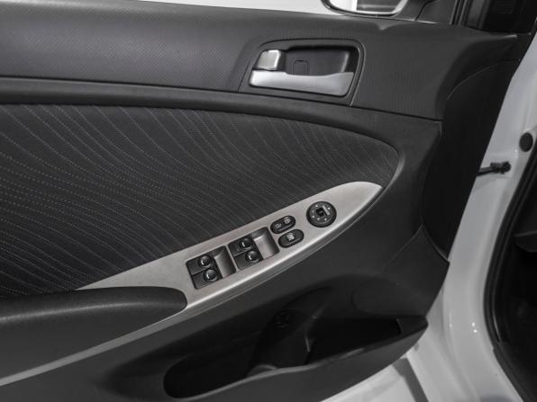 Hyundai Solaris I Рестайлинг с пробегом 2014 года, цена 745 000 рублей, 299030 км, седан, Автокод Объявления