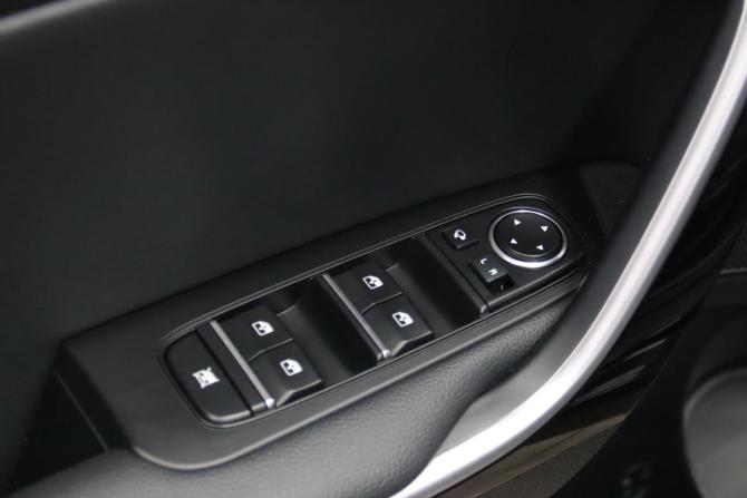 Kia Ceed III Рестайлинг с пробегом 2022 года, цена 2 295 170 рублей, 27393 км, хэтчбек, Автокод Объявления