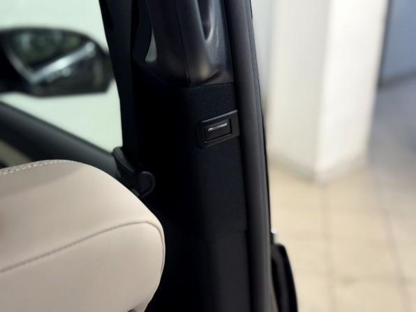 Mercedes-Benz V-Класс III (W447) Рестайлинг 2 с пробегом 2025 года, цена 13 990 000 рублей, 609 км, минивэн, Автокод Объявления