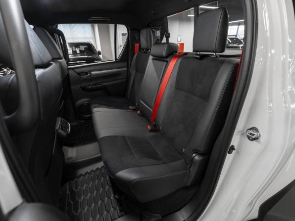 Toyota Hilux VIII Рестайлинг 2 с пробегом 2025 года, цена 7 450 000 рублей, 30 км, пикап, Автокод Объявления