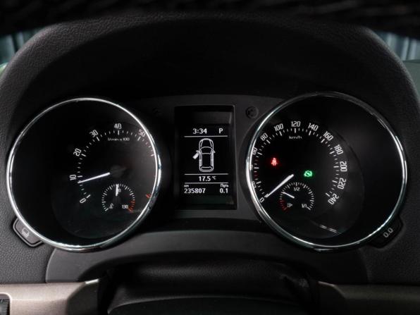 Skoda Yeti I Рестайлинг с пробегом 2014 года, цена 949 000 рублей, 235807 км, внедорожник, Автокод Объявления