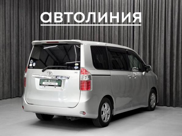 Toyota Noah II (R70) с пробегом 2008 года, цена 1 280 000 рублей, 190200 км, минивэн, Автокод Объявления