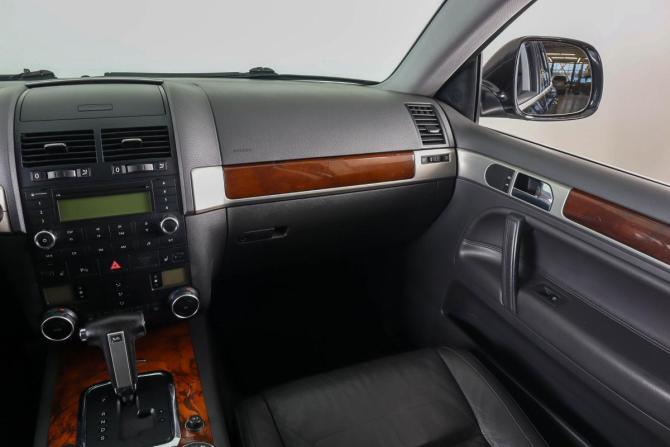 Volkswagen Touareg I Рестайлинг с пробегом 2010 года, цена 1 379 000 рублей, 255300 км, внедорожник, Автокод Объявления