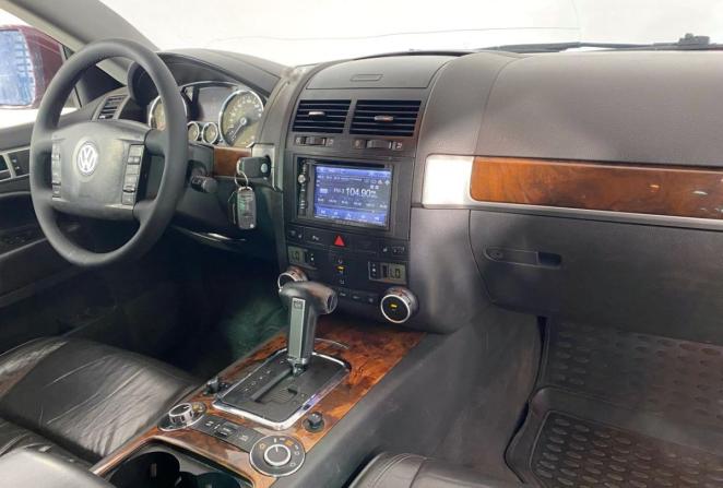 Volkswagen Touareg I Рестайлинг с пробегом 2008 года, цена 600 000 рублей, 281059 км, внедорожник, Автокод Объявления