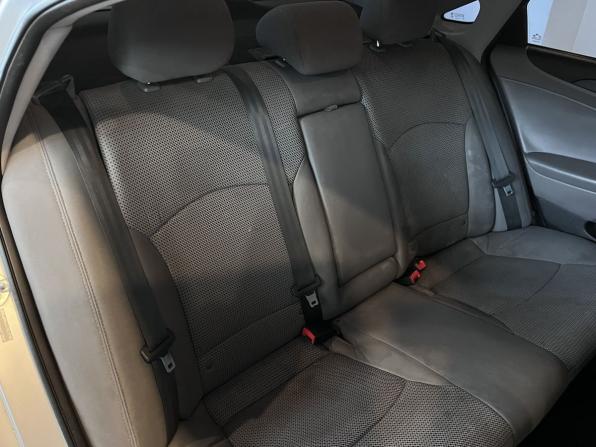 Hyundai Sonata VI (YF) с пробегом 2010 года, цена 860 000 рублей, 262012 км, седан, Автокод Объявления