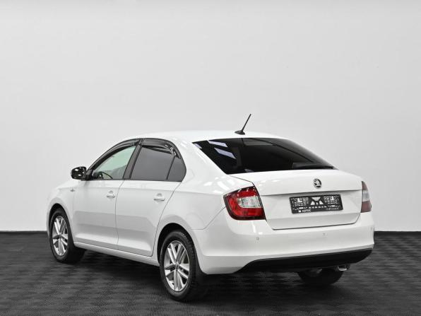 Skoda Rapid I Рестайлинг с пробегом 2018 года, цена 999 000 рублей, 182000 км, лифтбек, Автокод Объявления