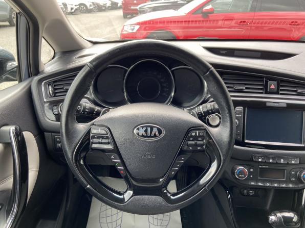 Kia Ceed II Рестайлинг с пробегом 2017 года, цена 1 222 000 рублей, 124000 км, универсал, Автокод Объявления