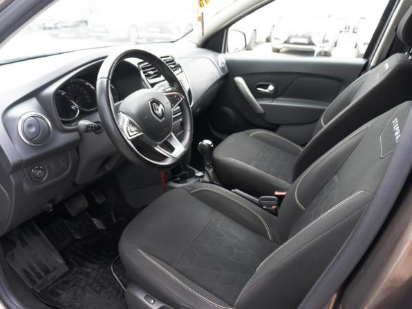 Renault Sandero II Рестайлинг с пробегом 2018 года, цена 1 349 000 рублей, 53007 км, хэтчбек, Автокод Объявления