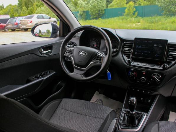 Hyundai Solaris II Рестайлинг с пробегом 2021 года, цена 1 451 000 рублей, 84433 км, седан, Автокод Объявления