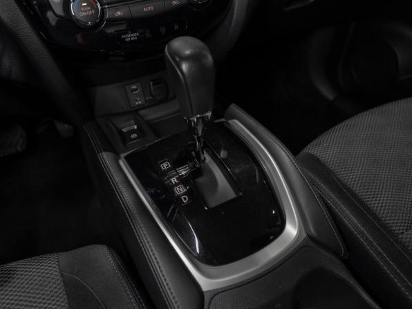 Nissan Qashqai II с пробегом 2018 года, цена 1 945 000 рублей, 123196 км, внедорожник, Автокод Объявления