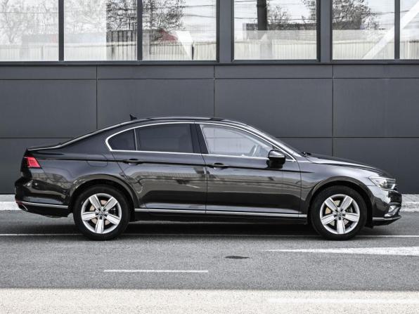 Volkswagen Passat B8 Рестайлинг с пробегом 2020 года, цена 2 199 000 рублей, 117019 км, седан, Автокод Объявления
