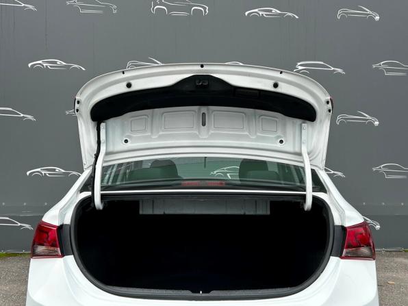 Hyundai Solaris II с пробегом 2019 года, цена 1 372 700 рублей, 128326 км, седан, Автокод Объявления