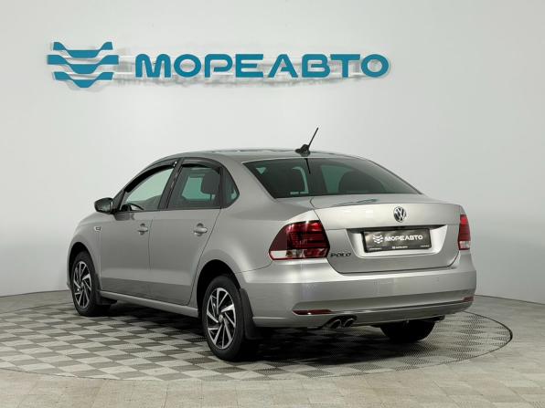 Volkswagen Polo V Рестайлинг с пробегом 2018 года, цена 1 590 000 рублей, 81682 км, седан, Автокод Объявления