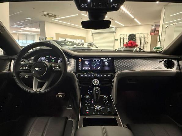 Bentley Flying Spur IV с пробегом 2025 года, цена 40 900 000 рублей, 2097 км, седан, Автокод Объявления