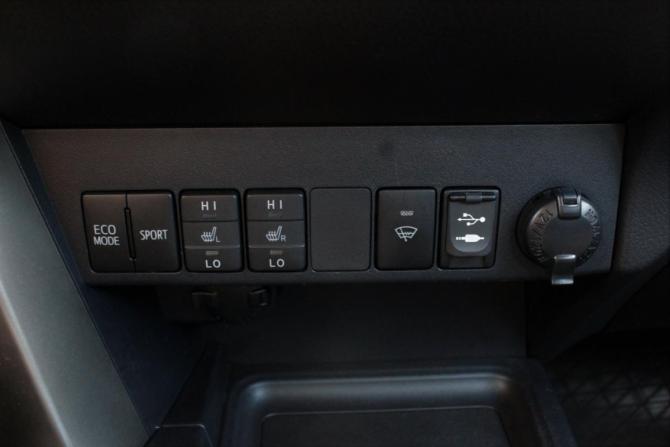 Toyota RAV4 IV (XA40) с пробегом 2013 года, цена 1 790 000 рублей, 170716 км, внедорожник, Автокод Объявления