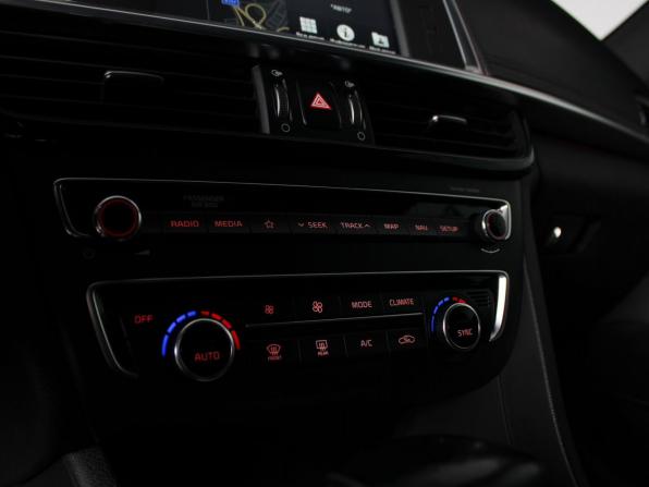Kia Optima IV Рестайлинг с пробегом 2019 года, цена 2 369 000 рублей, 95000 км, седан, Автокод Объявления