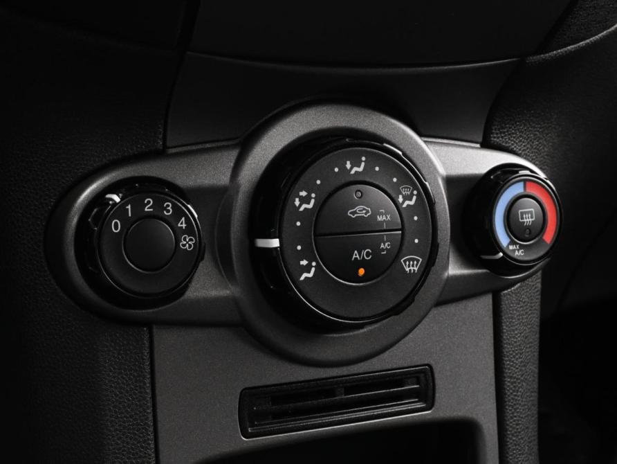 Ford Fiesta Mk6 Рестайлинг Волгоград  - изображение 17