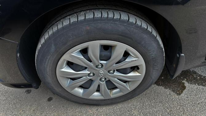 Hyundai Solaris II Рестайлинг с пробегом 2021 года, цена 1 895 000 рублей, 52097 км, седан, Автокод Объявления
