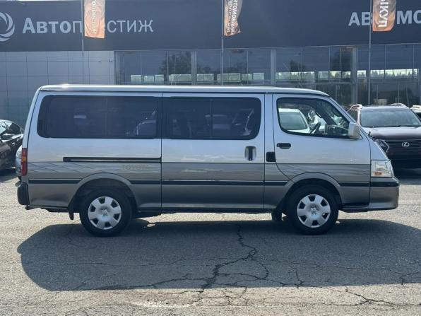Toyota HiAce H100 с пробегом 2003 года, цена 1 250 000 рублей, 235445 км, минивэн, Автокод Объявления