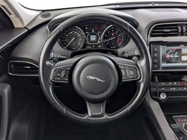 Jaguar F-Pace I с пробегом 2017 года, цена 2 520 000 рублей, 113144 км, внедорожник, Автокод Объявления