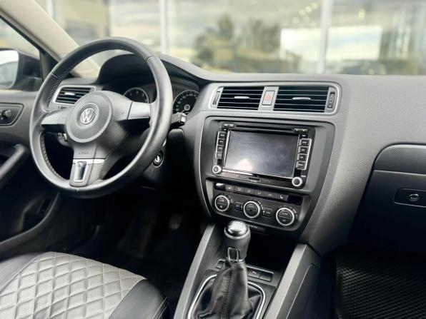 Volkswagen Jetta VI с пробегом 2014 года, цена 950 000 рублей, 232087 км, седан, Автокод Объявления