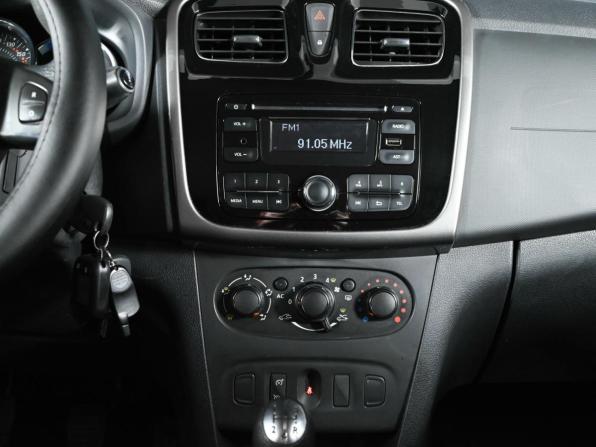 Renault Sandero II с пробегом 2014 года, цена 1 000 000 рублей, 51156 км, хэтчбек, Автокод Объявления