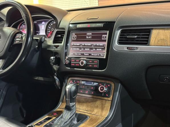Volkswagen Touareg II с пробегом 2014 года, цена 2 299 900 рублей, 280500 км, внедорожник, Автокод Объявления