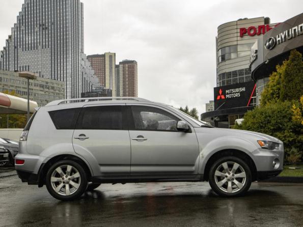 Mitsubishi Outlander II Рестайлинг с пробегом 2009 года, цена 1 088 000 рублей, 124215 км, внедорожник, Автокод Объявления