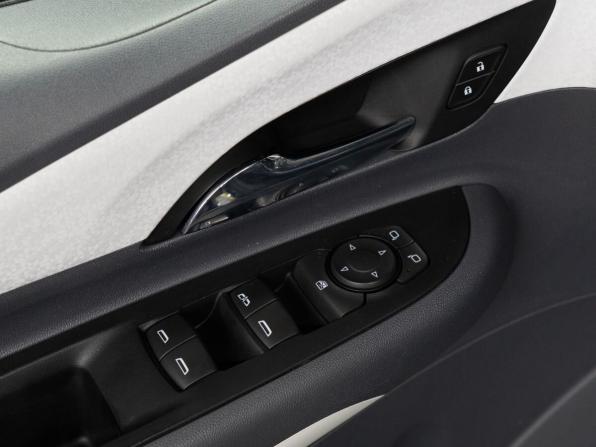 Chevrolet Bolt I с пробегом 2017 года, цена 2 150 000 рублей, 212300 км, хэтчбек, Автокод Объявления