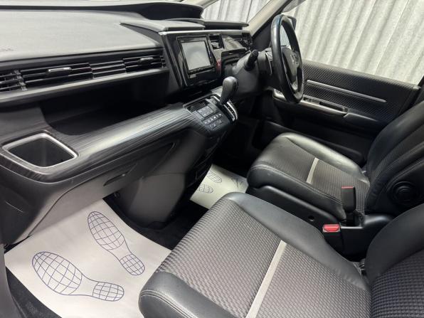 Honda Stepwgn V с пробегом 2016 года, цена 2 150 000 рублей, 169084 км, минивэн, Автокод Объявления