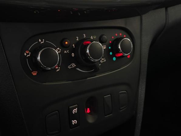 Renault Sandero II с пробегом 2018 года, цена 1 250 000 рублей, 55517 км, хэтчбек, Автокод Объявления