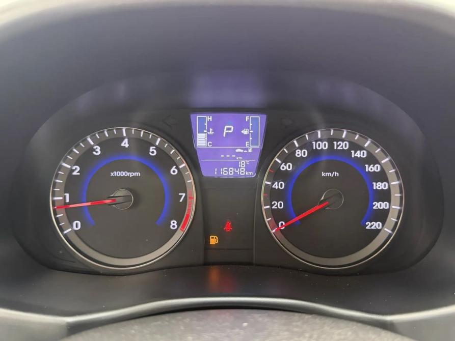 Hyundai Solaris I Рестайлинг Москва  - изображение 12