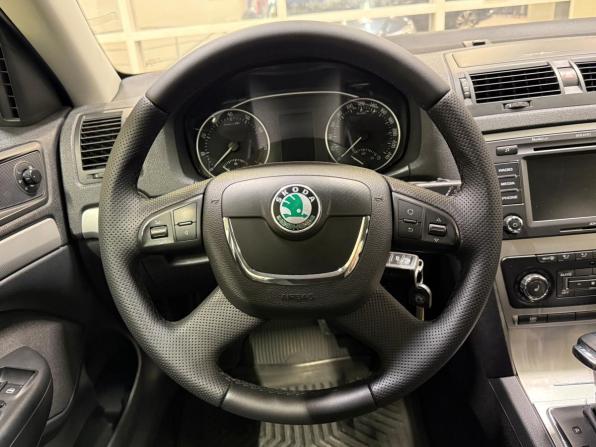 Skoda Octavia II (A5) Рестайлинг с пробегом 2010 года, цена 920 000 рублей, 150417 км, лифтбек, Автокод Объявления