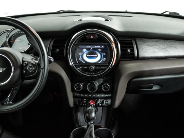 Mini Hatch III (F55/F56) с пробегом 2015 года, цена 2 095 777 рублей, 41090 км, хэтчбек, Автокод Объявления