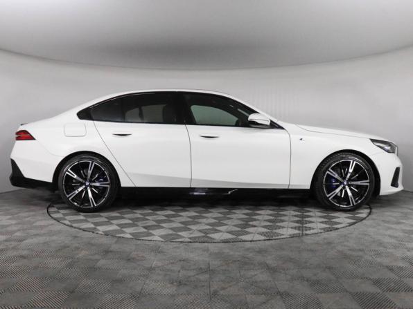 BMW 5 серии VIII (G60/G61/G68) с пробегом 2023 года, цена 7 050 000 рублей, 40682 км, седан, Автокод Объявления