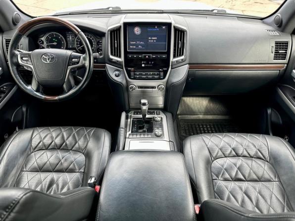 Toyota Land Cruiser 200 Series Рестайлинг 2 с пробегом 2017 года, цена 6 999 999 рублей, 209757 км, внедорожник, Автокод Объявления