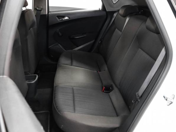 Opel Astra J с пробегом 2012 года, цена 699 000 рублей, 133599 км, хэтчбек, Автокод Объявления