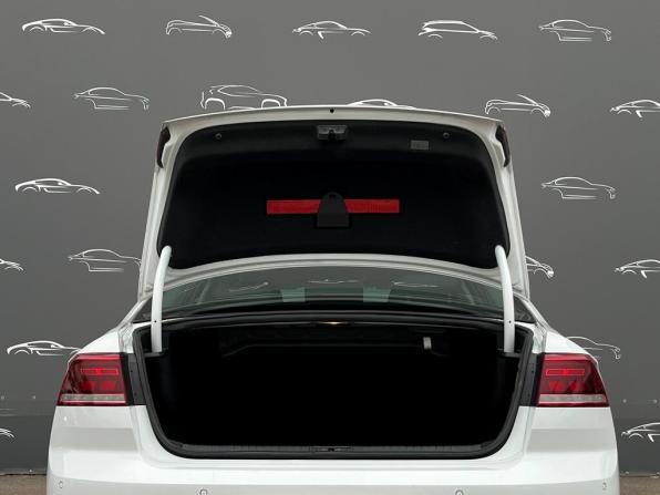 Volkswagen Passat B8 Рестайлинг с пробегом 2020 года, цена 2 422 100 рублей, 56638 км, седан, Автокод Объявления